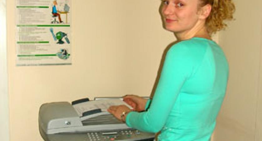 Bezpłatny internet w czytelni. Biblioteka wchodzi do sieci