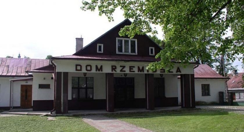 Kartuzy. Komisja rewizyjna sprawdza przetarg na modernizację domu rzemiosła