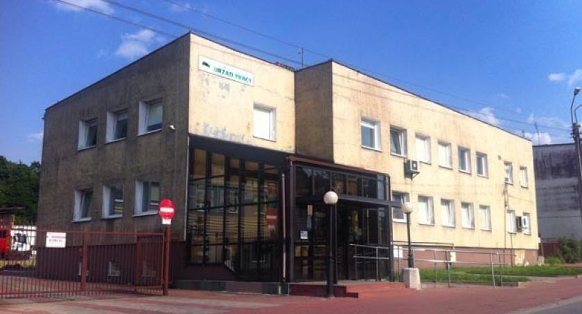Powiat. W których zawodach o pracę najłatwiej, a których najtrudniej?