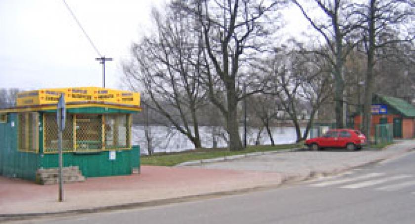 Pawilon nad jeziorem w zgodzie z prawem? Inwestycja w Chmielnie na cenzurowanym