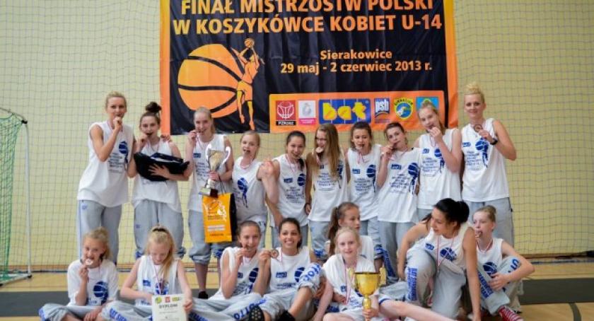 Koszykarki BAT Sierakowice z brązem Mistrzostw Polski
