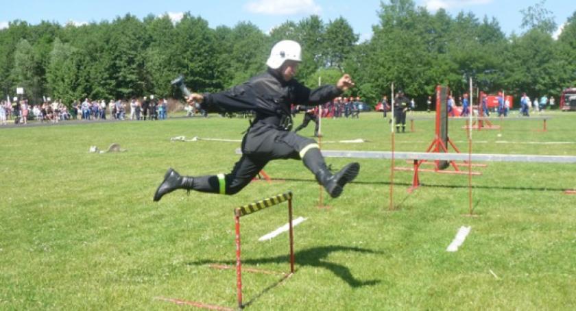 Sportowe rywalizacje strażaków ze Stężycy i Chmielna