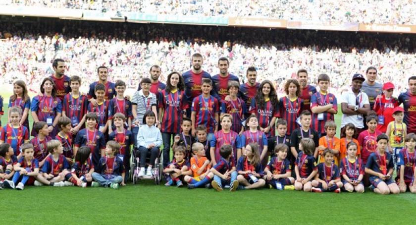13-letni Kamil z Kartuz dzięki Fundacji spotkał się z piłkarzami Barcelony