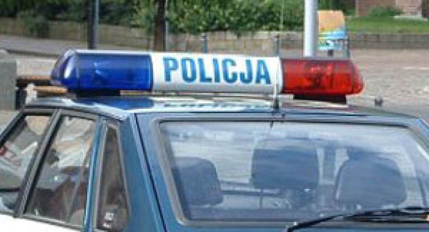 Nalot policji w Kartuzach: funkcjonariusz pobity
