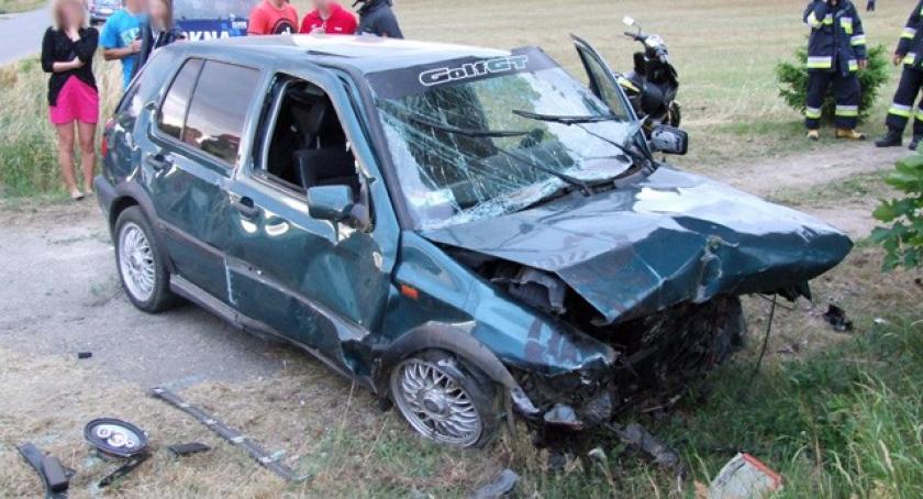 Kiełpino. Golf rozbił się na przepuście
