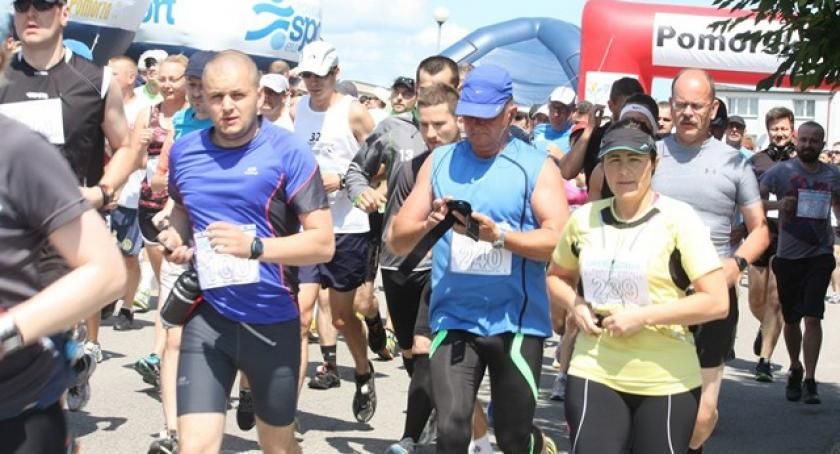Ćwierć tysiąca osób na starcie ćwierćmaratonu w Przodkowie
