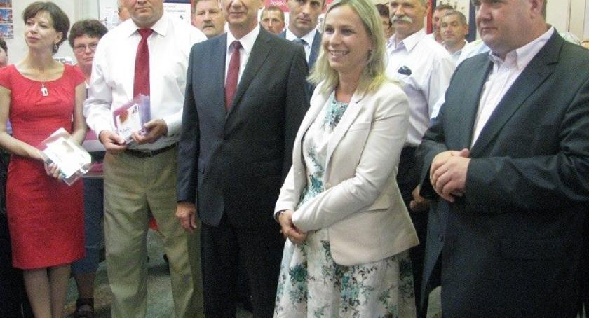 Kartuzy. Znaczki z kaszubską truskawką już w obiegu 