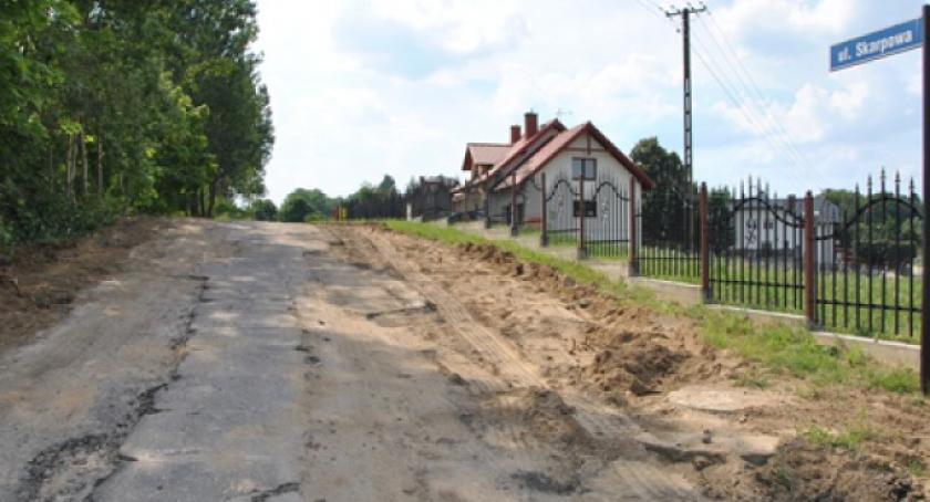 Borkowo. Będzie droga zastępcza - ulicą Skarpową. Remont zapadniętego odcinka potrwa nawet miesiąc