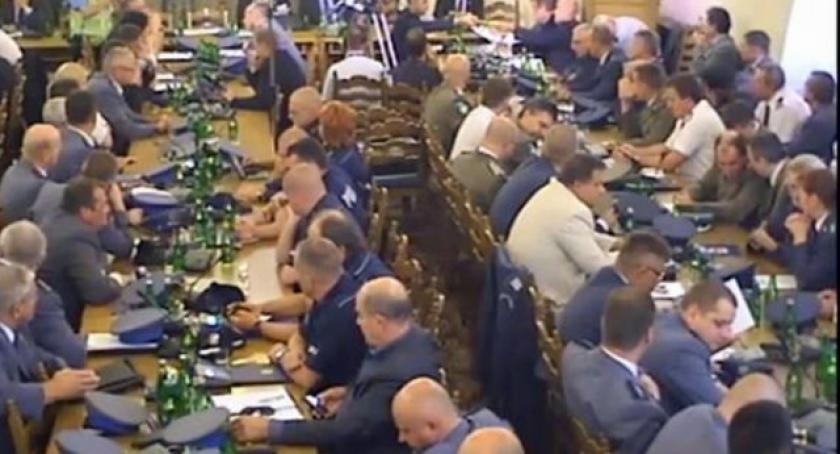 Służby mundurowe domagają się swoich praw w Sejmie 