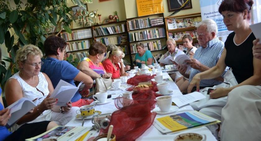 Seniorzy na wędrówce z Kaszubskim Uniwersytetem Ludowym