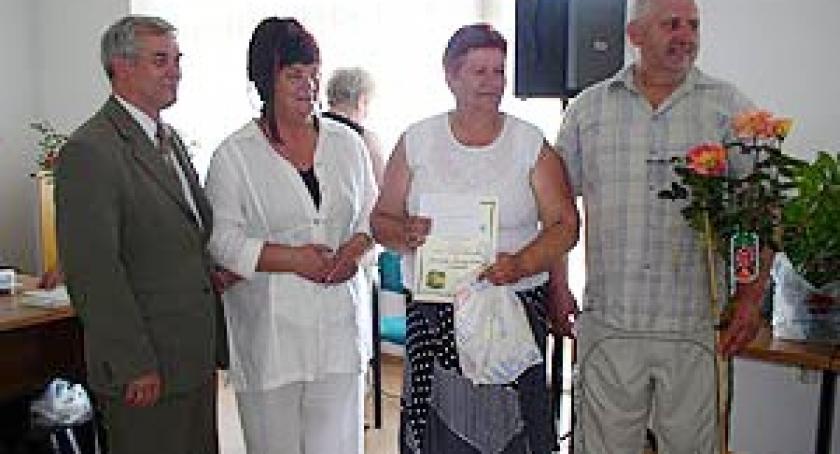Burmistrz śpiewał laureatom