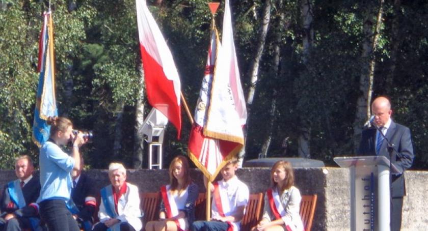 Uczniowie z Przodkowa na uroczystościach w Stutthofie