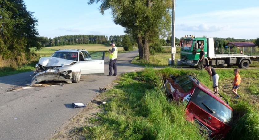 Lniska. Zderzenie dwóch aut - jedna osoba w szpitalu