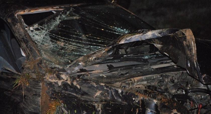 Bącz. Śmiertelny wypadek - nie żyje 21-letni kierowca passata