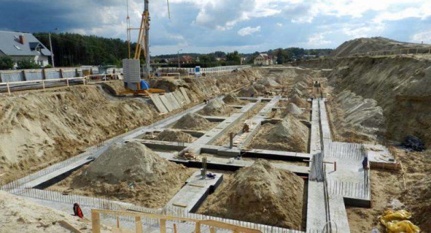 Banino. Budowa szkoły idzie pełną parą