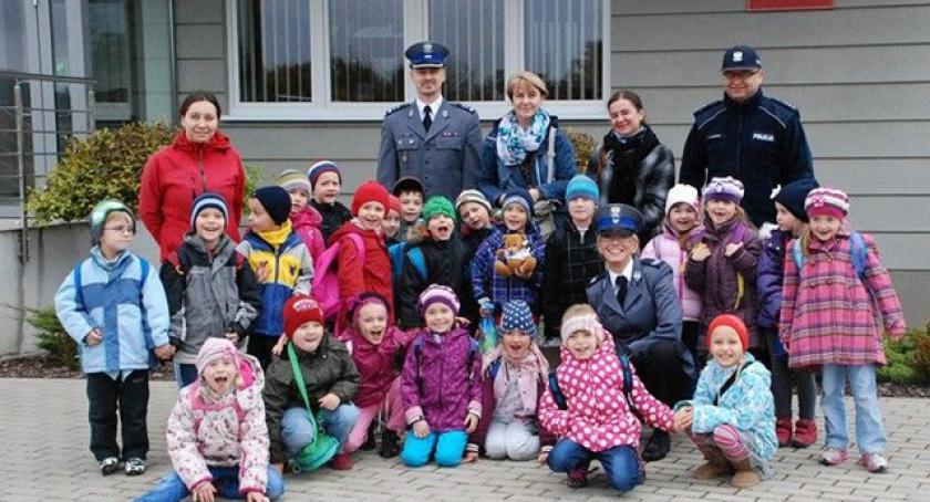 Przedszkolaki z Kolbud odwiedziły kartuskich policjantów
