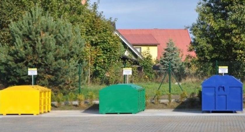 W Sierakowicach będą płacić mniej za śmieci