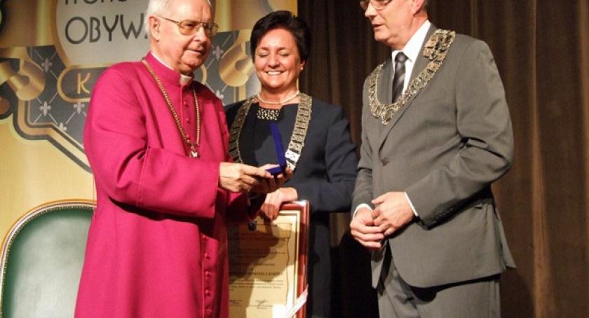 Ks. Tadeusz Misiorny odebrał tytuł Honorowego Obywatela Kartuz