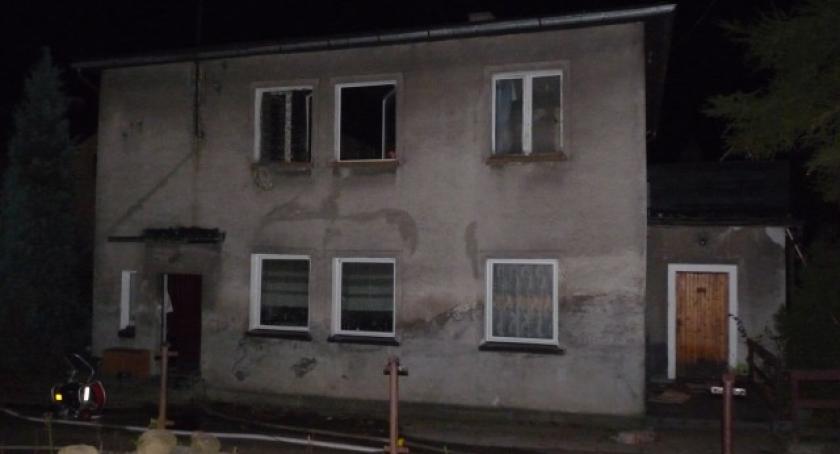 Kartuzy. Pożar domu mieszkalnego - poszkodowany mężczyzna