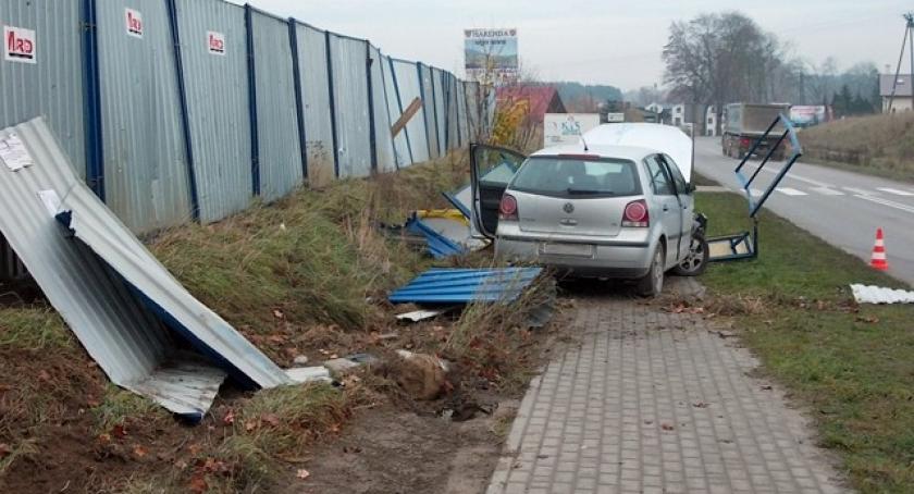 Banino. Kolizja dwóch volkswagenów na Lotniczej