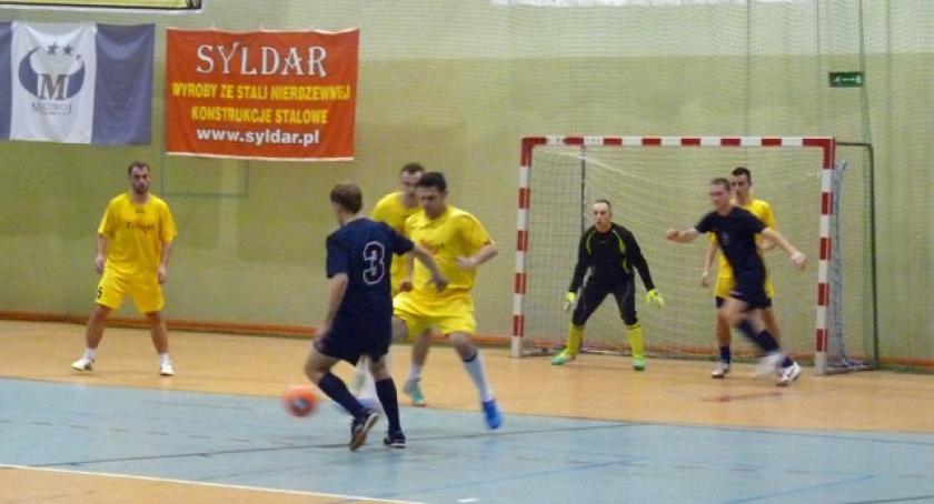 Mściwoj deklasuje i broni lidera KHLPN