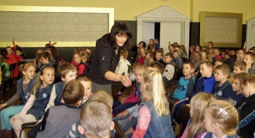 Chmielno. Spotkanie uczniów z pisarką