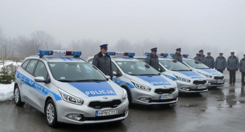 Powiat. Sześć nowych radiowozów dla policji