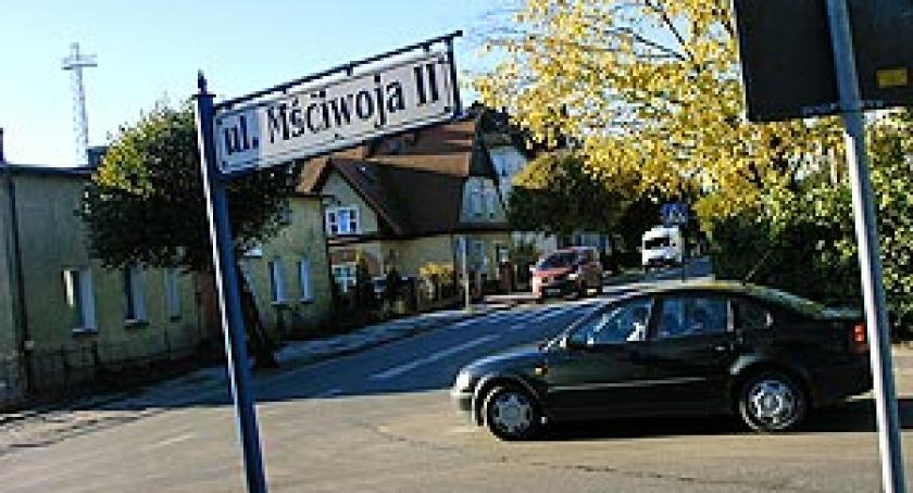 Dwudziestolatek pod kołami audi. Kolejne potrącenie w Kartuzach