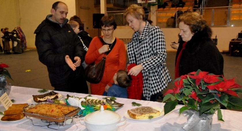 Sierakowice. Pokazali, jak wygląda świąteczny stół i tradycje kolędnicze