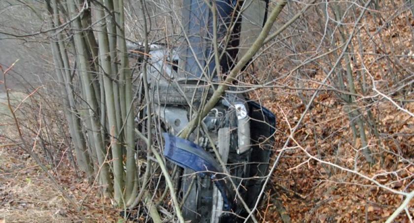 Kosy. Volkswagen w rowie - kierowcy brak 