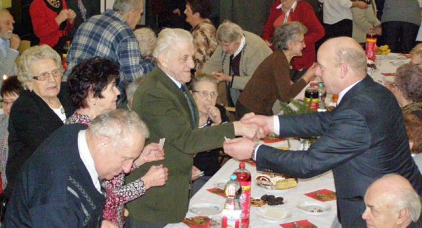 Chmielno. Seniorzy po wspólnej wigilii