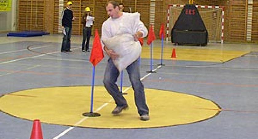 Slalomem z... interpelacjami. Festyn sportowo - rekreacyjny w Żukowie