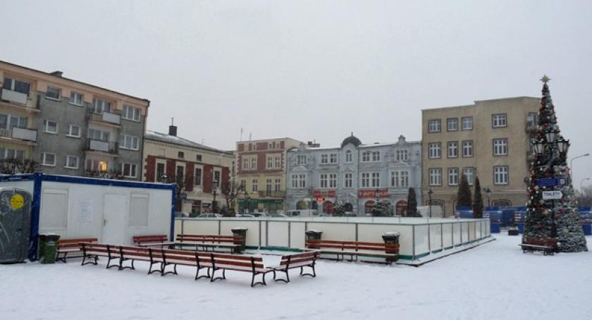Kartuzy. W południe otwarcie lodowiska