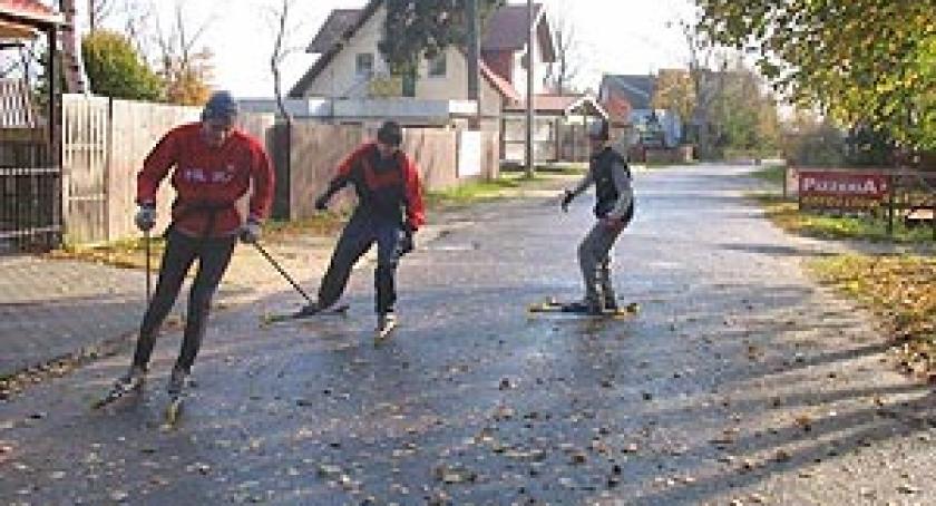 Obóz sportowy narciarzy w Białogórze. Szlifowali technikę i wytrzymałość