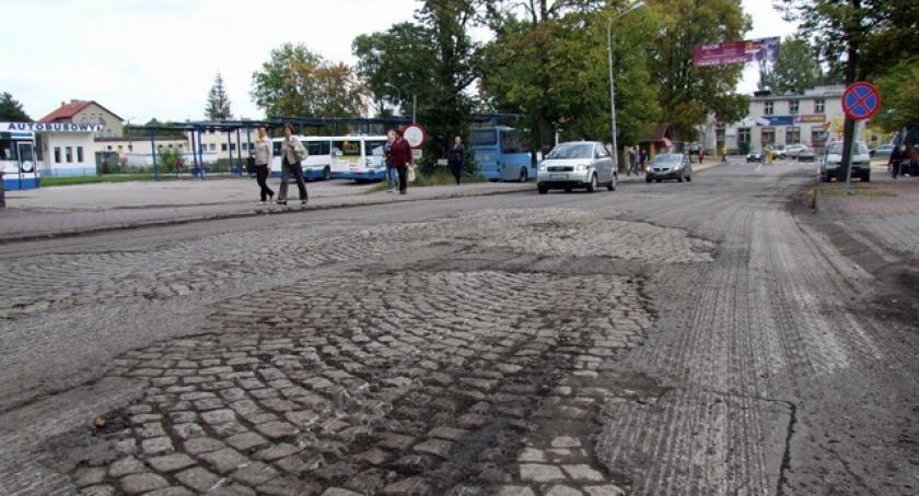 Kartuzy. Asfalt z Dworcowej badany przez prokuraturę