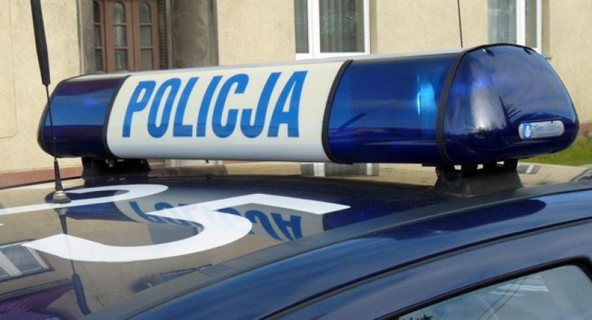 Chwaszczyno. Popchnął policjanta, by kolega mógł uciec