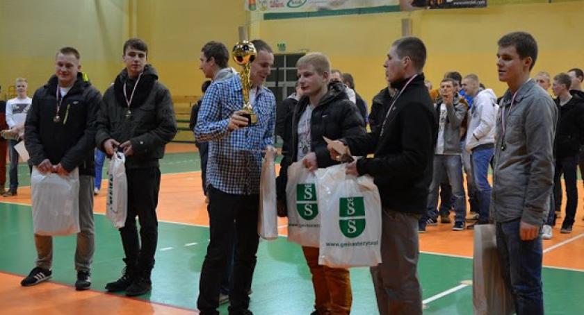 Trefl Kiełpino i OSP Zgorzałe mistrzami halówek w Somonienie i Stężycy