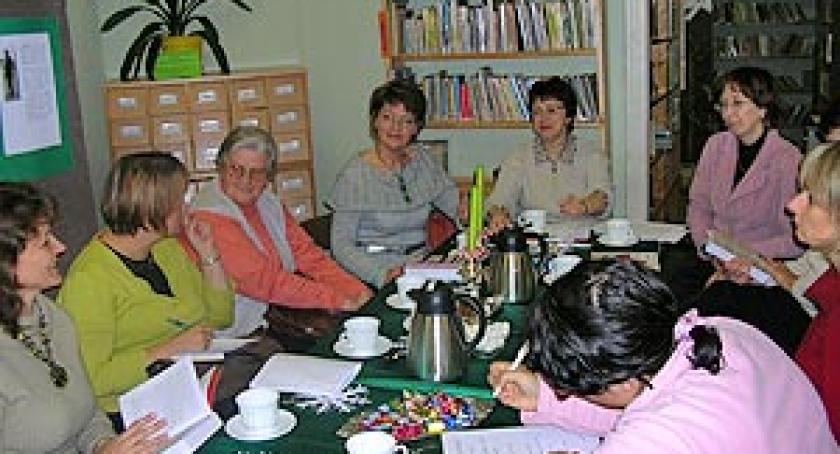 O książkach noblistów, które warto przeczytać. IX spotkanie DKK w Kartuzach