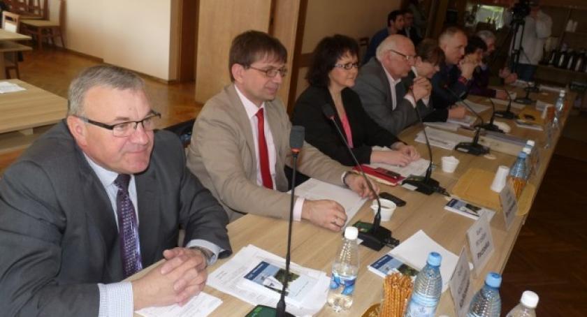Kartuzy. Radnych problemy z głosowaniem
