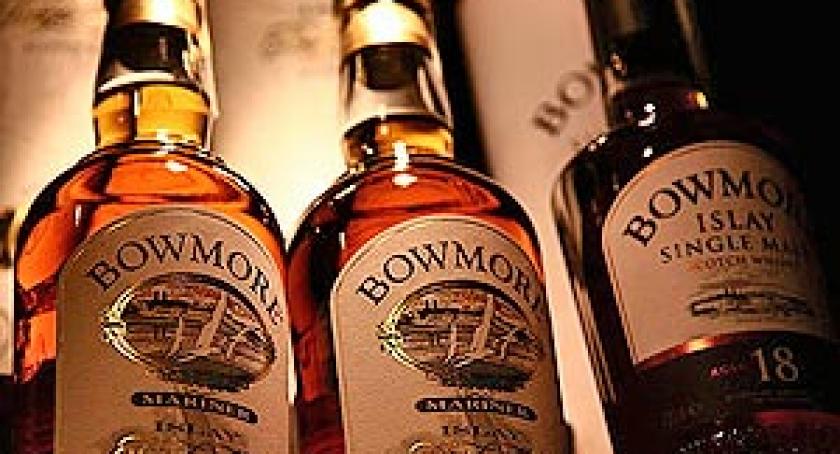 Kartuscy kryminalni szukali nielegalnego alkoholu