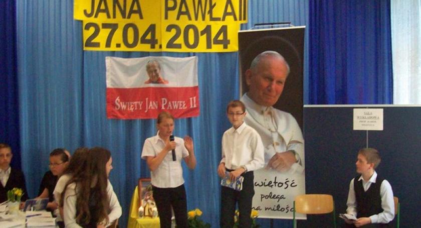 Wilanowo. Uczniowie też uczcili kanonizację Jana Pawła II
