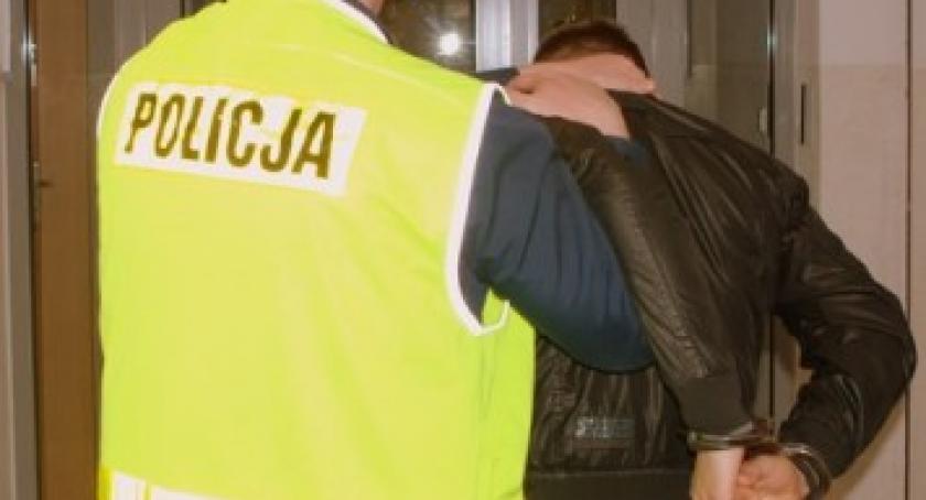 Niestępowo. 24-latek z sądowym zakazem i narkotykami. ...i kolejni amatorzy jazdy 