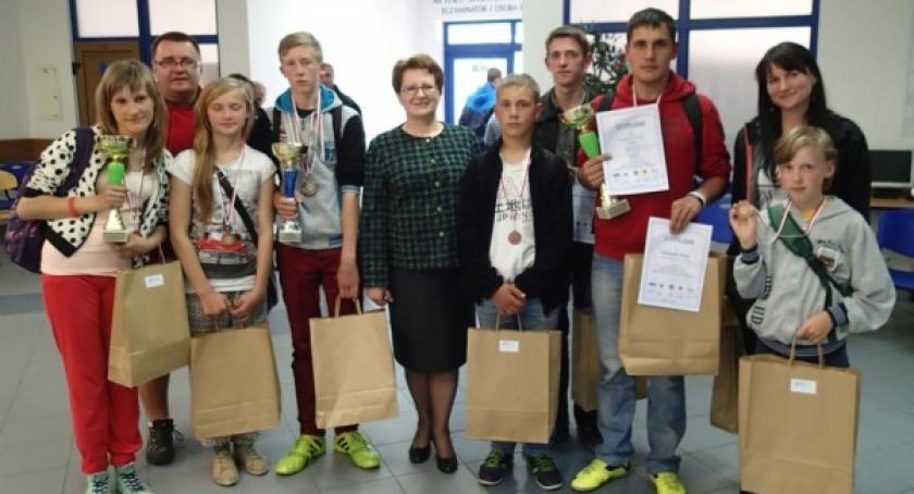 Wojewódzkie podium dla Szopy w turnieju wiedzy o bezpieczeństwie 