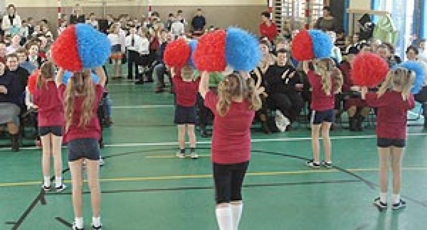 Recytowali, tańczyli i wygrywali nagrody. Dzień seniora i wnucząt