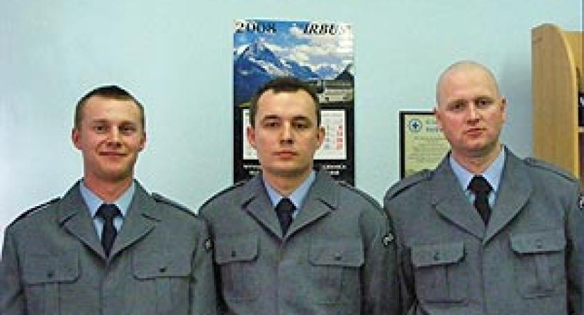 Świeżo upieczeni policjanci od marca rozpoczną pracę. Nowi funkcjonariusze w Kartuzach i w Sierakowicach