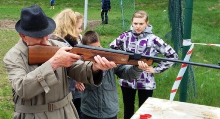Mezowianie chcą się bawić sami? (aktualizacja)