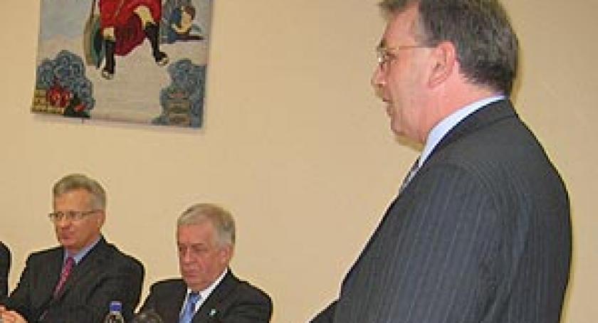 T. Kobiela: 
