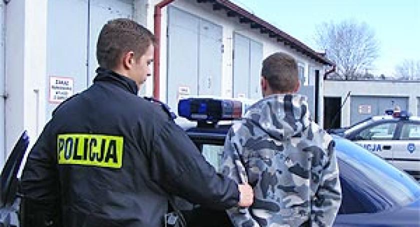Zatrzymano dwóch braci - przestępców. Postawiono im po trzy zarzuty