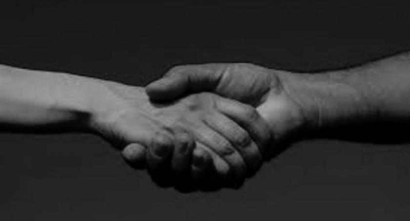 Przyjaźń. Potrzebna pomoc dla wielodzietnej rodziny. Zmarł ojciec ośmiorga dzieci