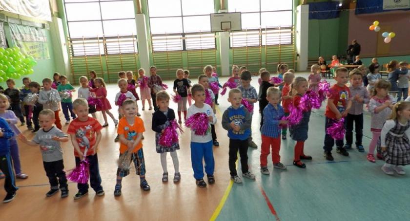 Przodkowo. Golenie taty i pękanie balonów… pupą